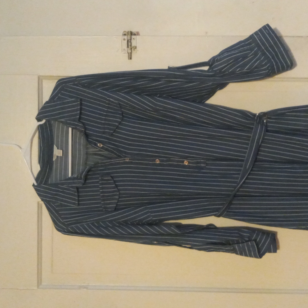 Dress - Picture 2 of 4